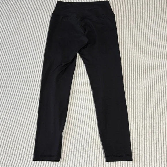 Quince Ultra Soft High Rise Performance Leggings ~ Medium ~ Black - Picture 8 of 8